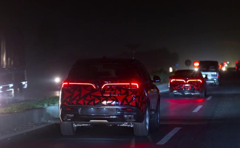 Đuôi xe cũng nổi bật nhờ cụm đèn hậu LED có thiết kế đặc biệt