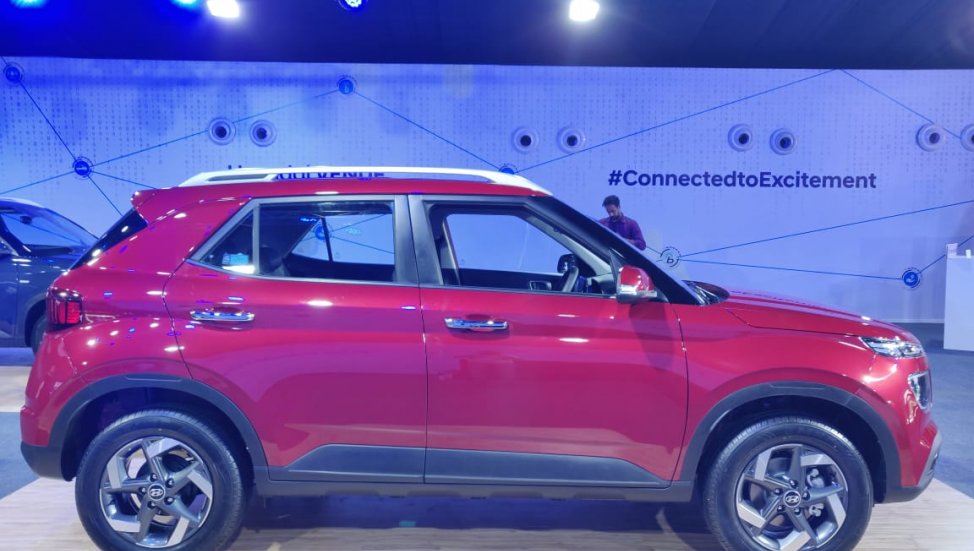 Hyundai Venue 2020 sở hữu kích thước nhỏ hơn của Kona