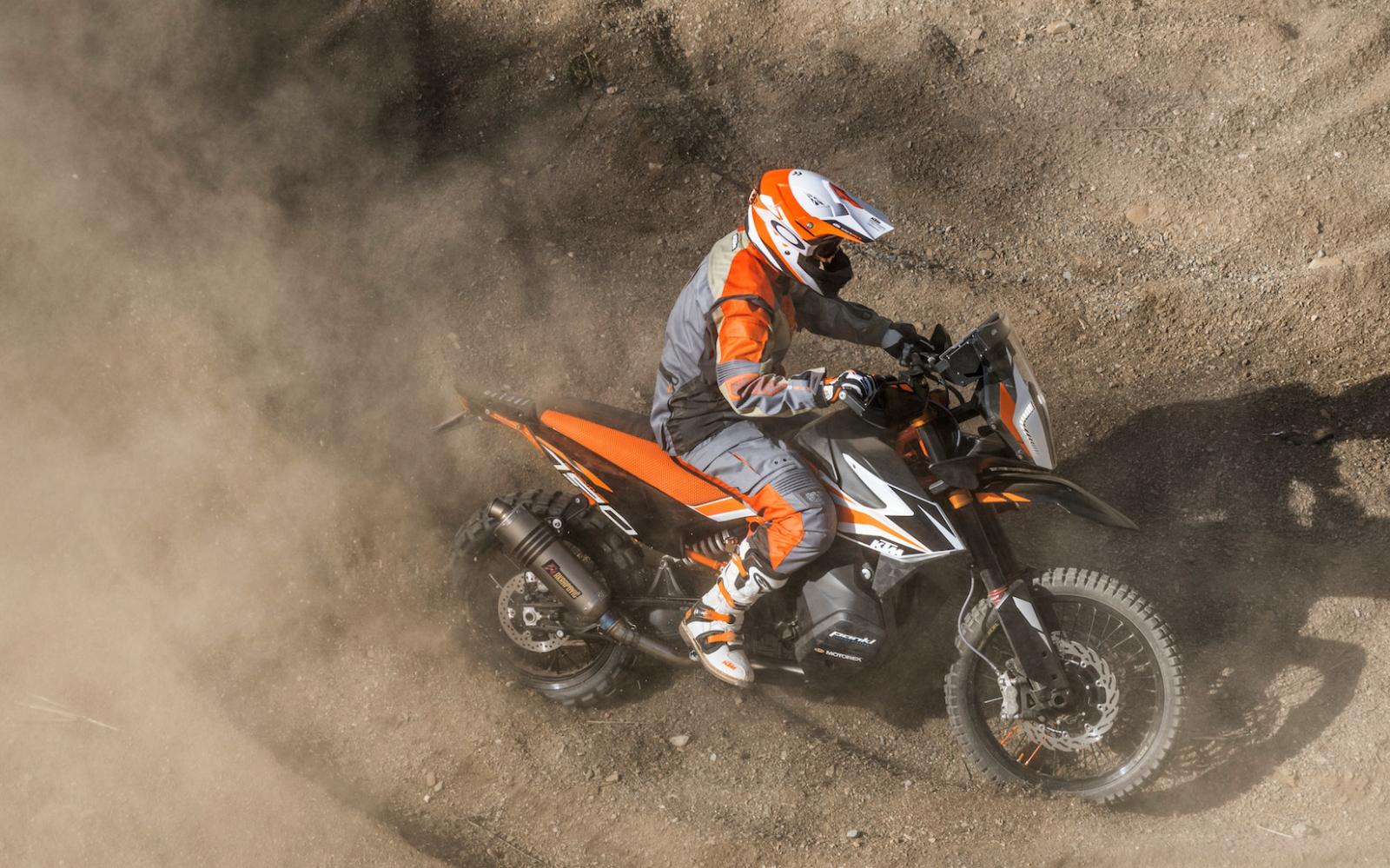 camel adv ktm 790