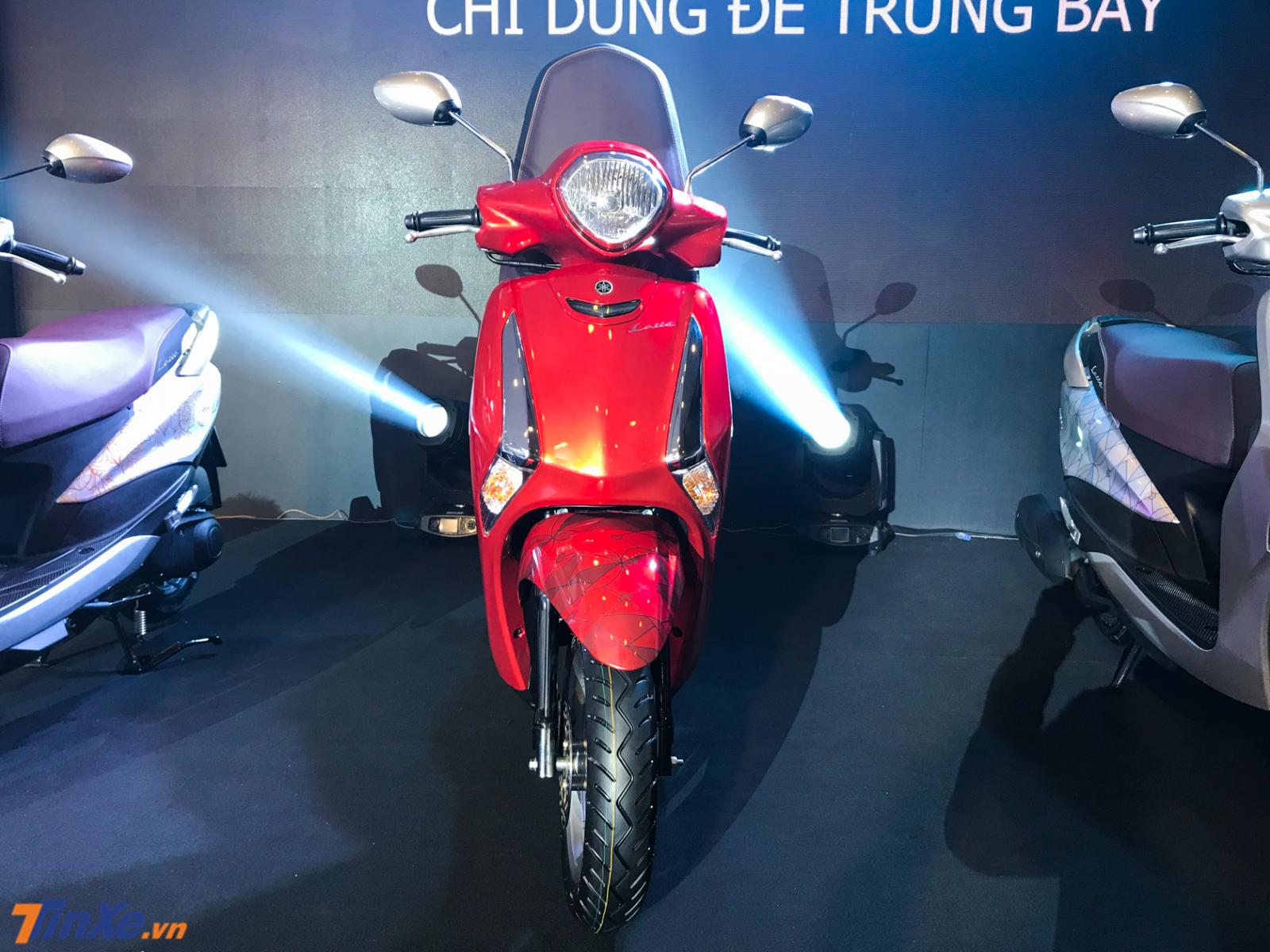 1 chiếc Yamaha Latte màu đỏ được phối tem độ 1 chiếc Yamaha Latte màu đỏ được phối tem độ