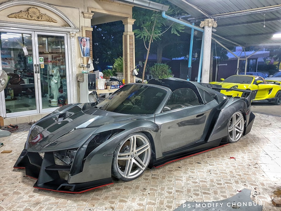 Chiếc Lamborghini Veneno Roadster nhái đến từ Thái Lan Chiếc Lamborghini Veneno Roadster nhái đến từ Thái Lan