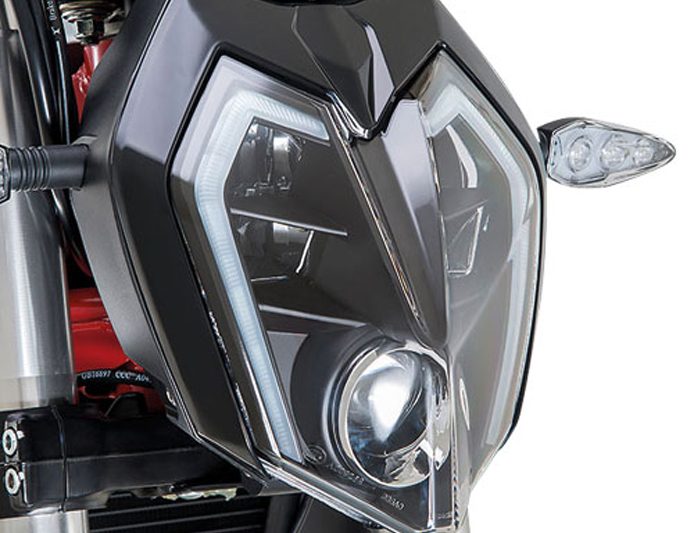 Hệ thống chiếu sáng LED trên Benelli 250S