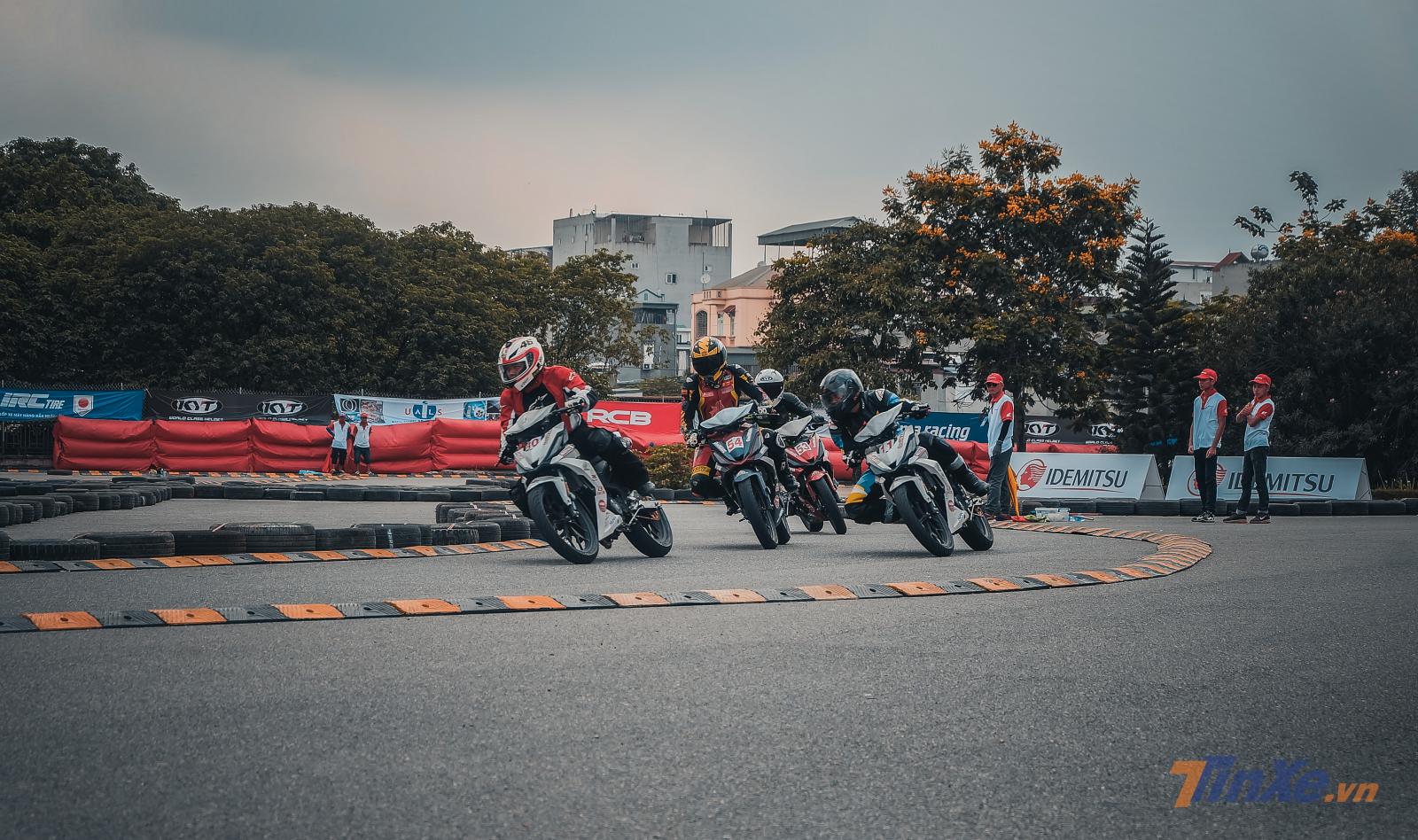 Cuộc đua diễn ra kịch tính Cuộc đua diễn ra kịch tính