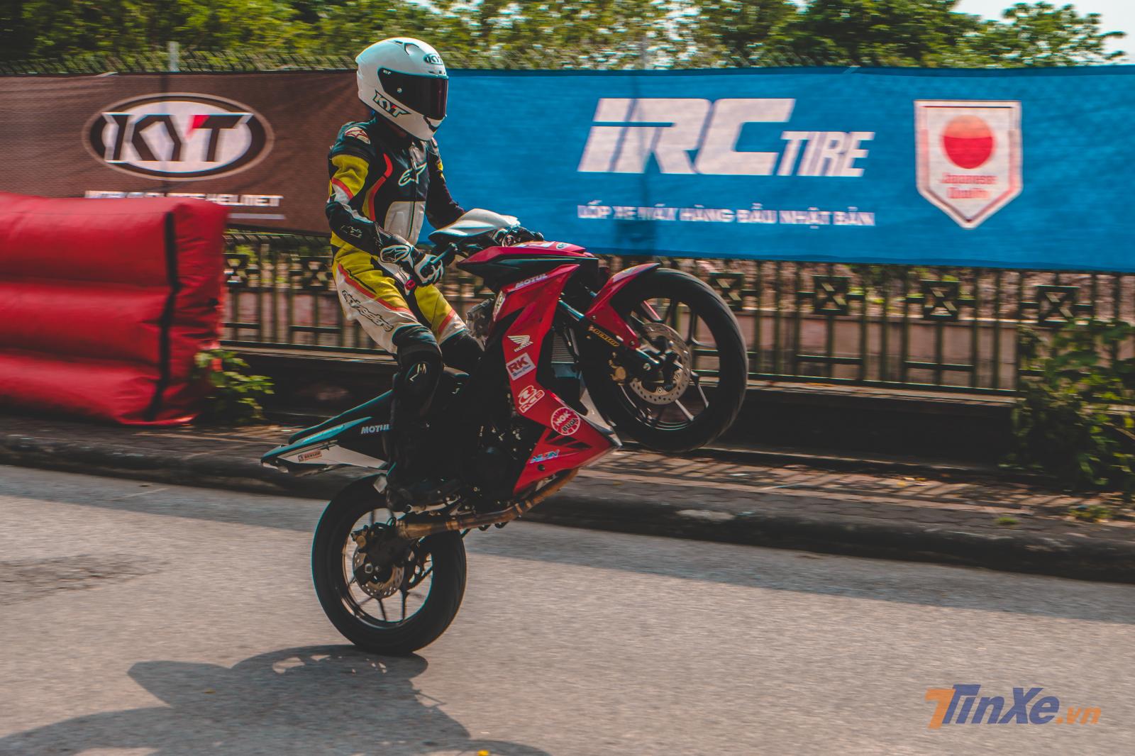 Pha biểu diễn đầy ấn tượng trong vòng chạy thử của hạng mục Winner 150 Pha biểu diễn đầy ấn tượng trong vòng chạy thử của hạng mục Winner 150