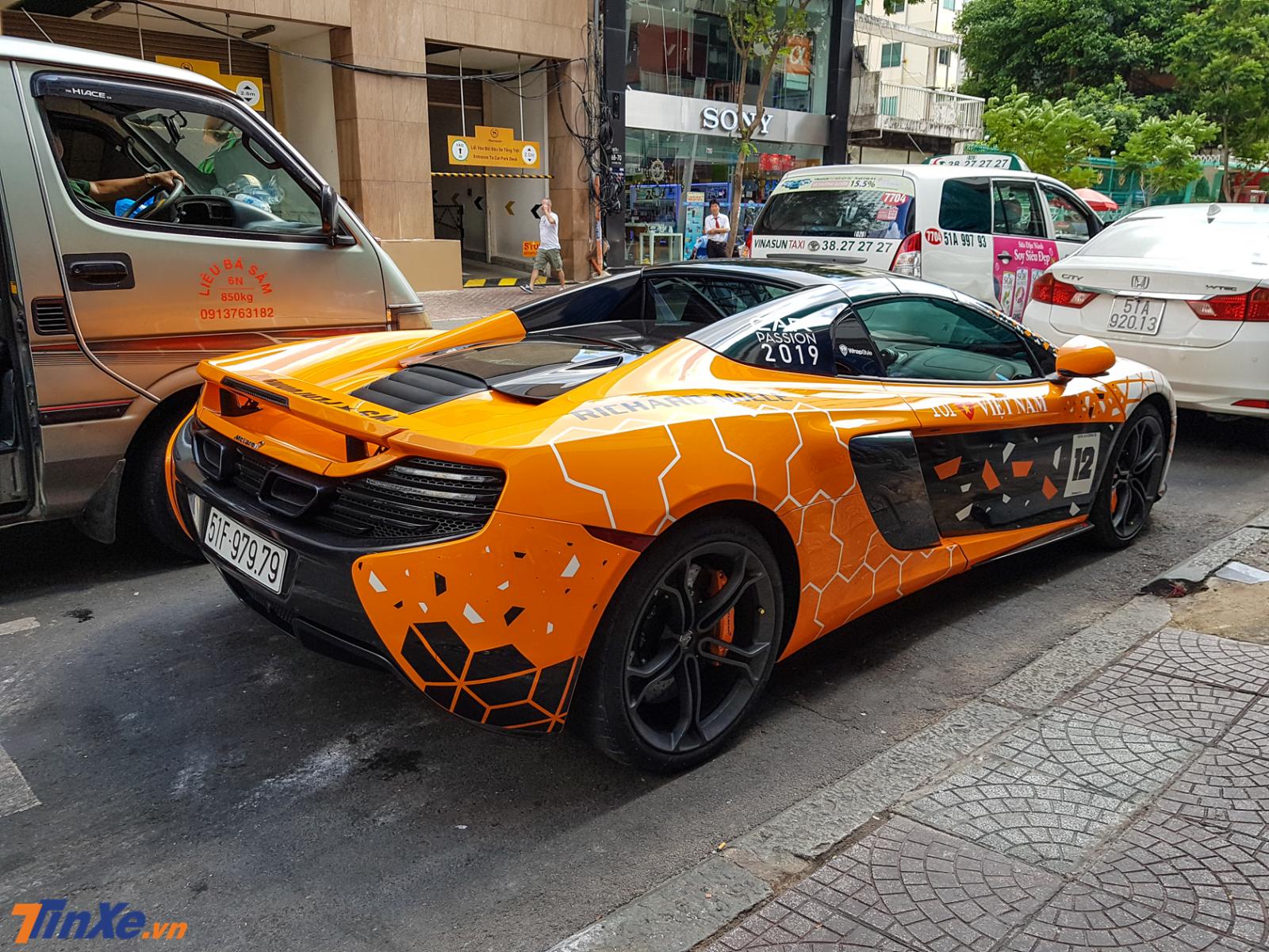 Tại thị trường Việt Nam hiện nay có 3 chiếc siêu xe McLaren 650S Spider mang màu sơn McLaren Orange độc đáo này