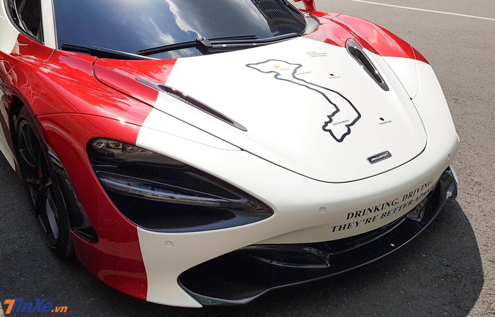 Cận cảnh mặt tiền của McLaren 720S trắng-đỏ sẽ dẫn đoàn siêu xe tham dự Car & Passion 2019 vào tháng 6