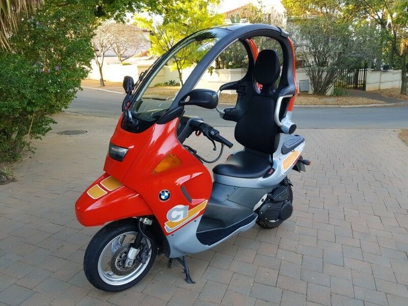 Mẫu Scooter tích hợp mái che BMW C1 từng được sản xuất của BMW