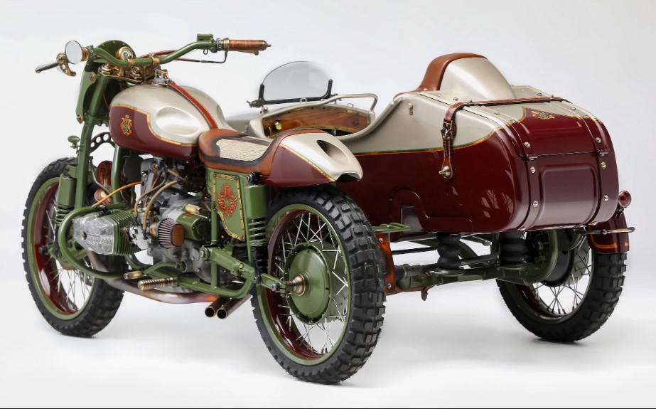 Gỗ, đồng, vàng và da thuộc là các chất liệu chủ đạo trên xe Gỗ, đồng, vàng và da thuộc là các chất liệu chủ đạo trên xe