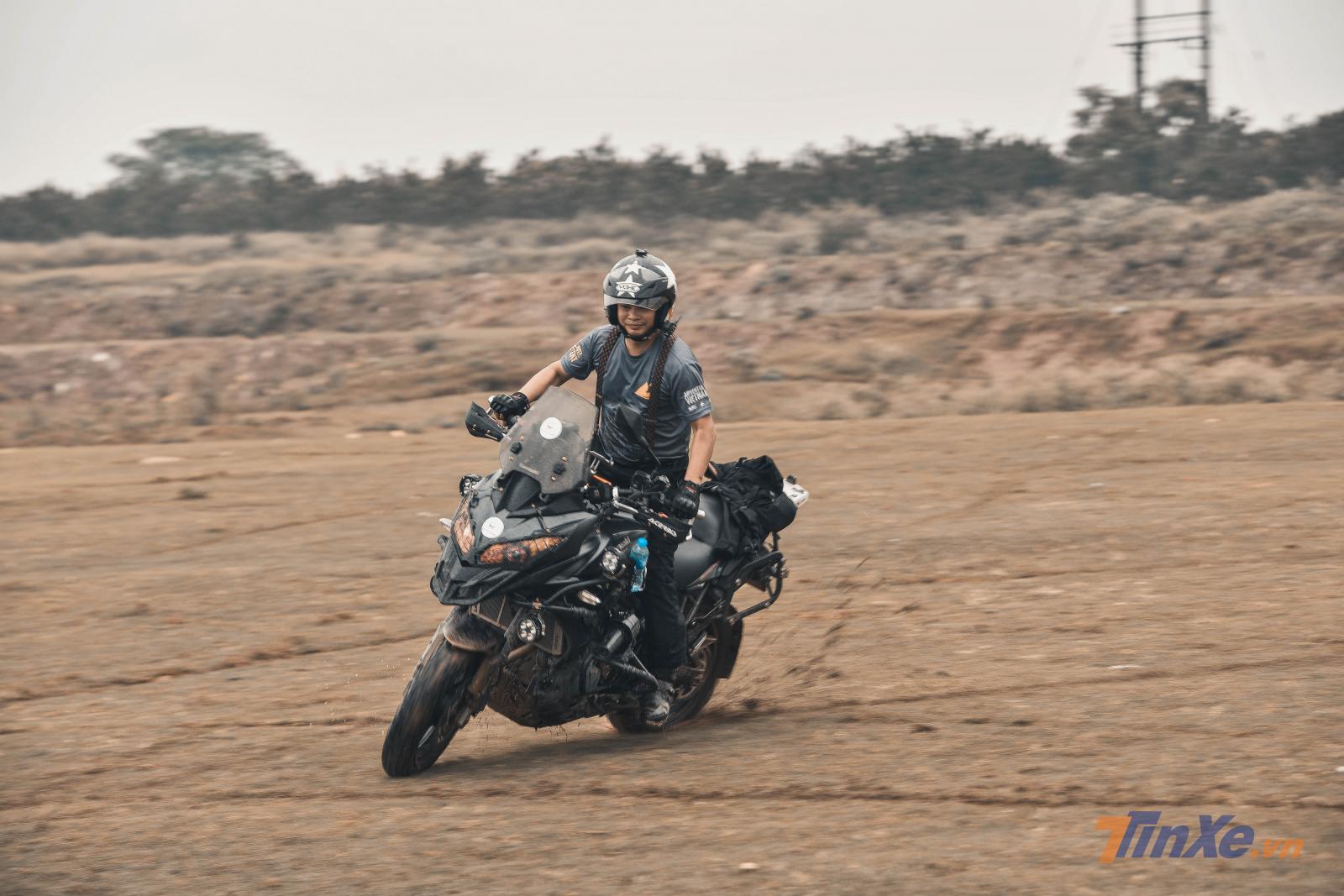 Buổi tập có sự tham gia của mẫu xe tầm trung Kawasaki Versys 650