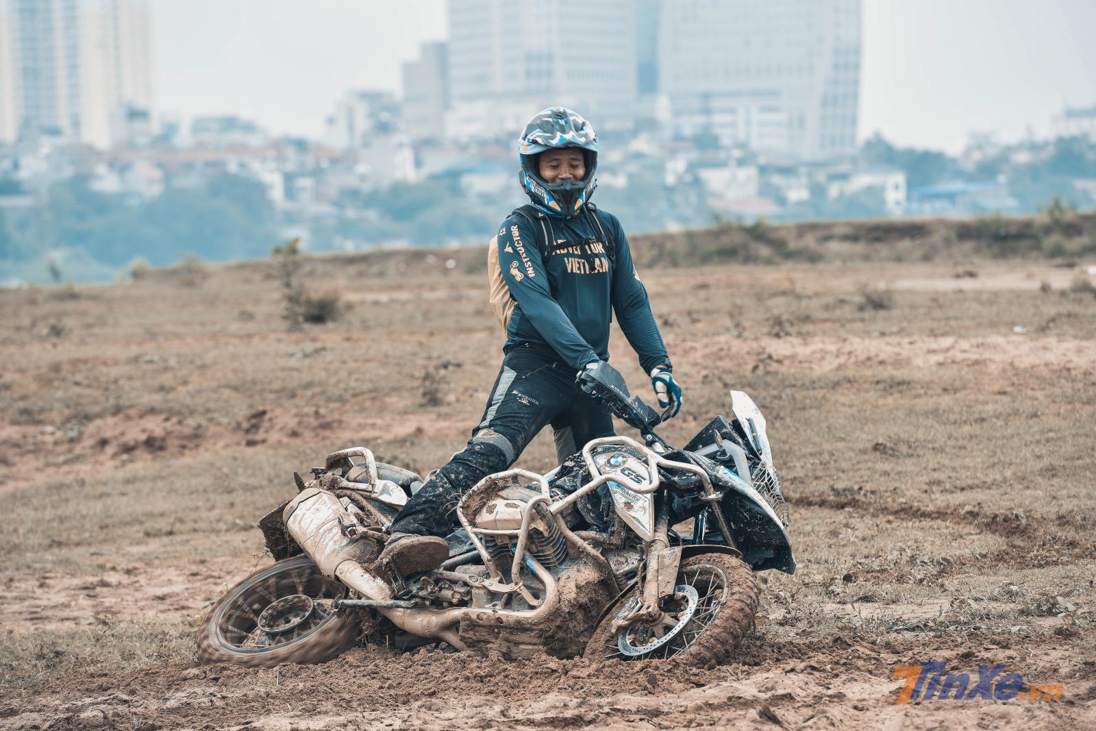 Việc đổ xe là không thể tránh khỏi trong buổi luyện tập