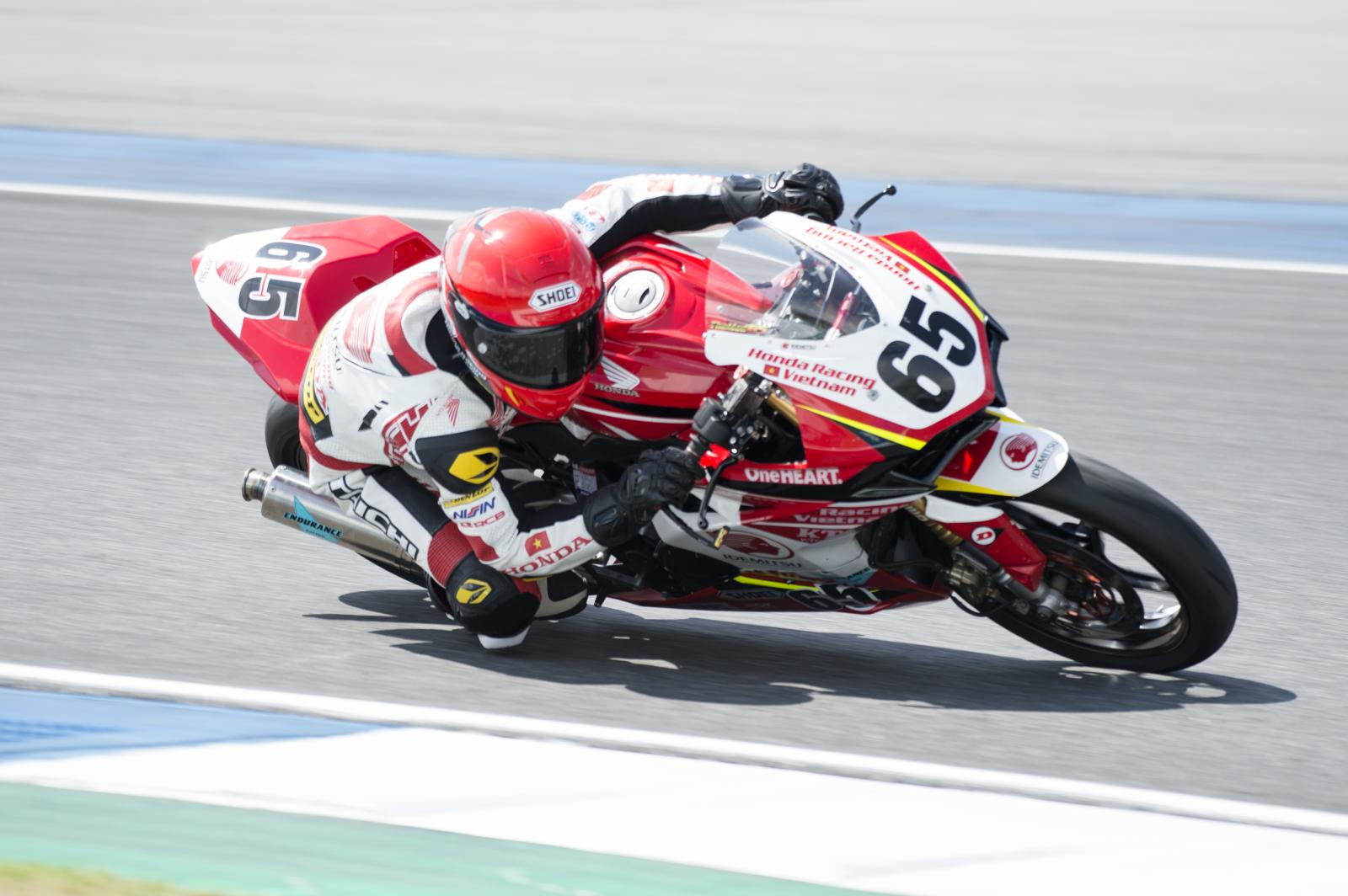 Cao Việt Nam thi đấu bản lĩnh