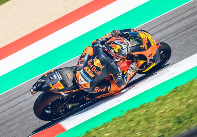 Mẫu xe KTM RC 390 MotoGP Edition 2019 trên trường đua