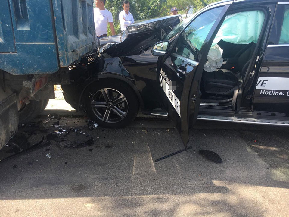 Chiếc Mercedes-Benz GLC này là xe lái thử của đại lý Chiếc Mercedes-Benz GLC này là xe lái thử của đại lý