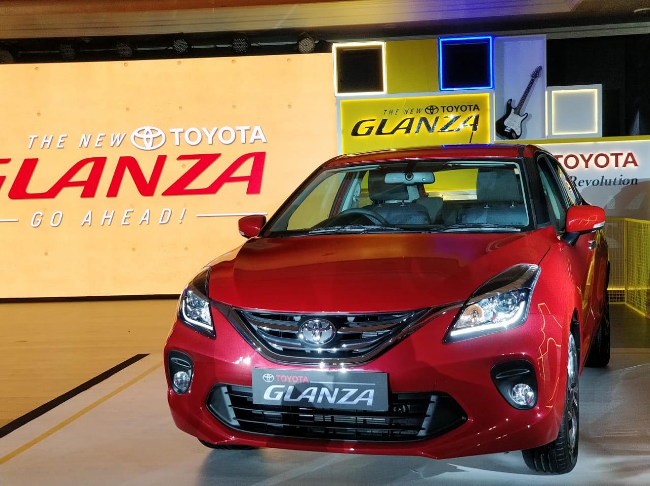 Toyota Glanza 2019 có ngoại hình gần như giống hệt Suzuki Baleno, chỉ khác ở lưới tản nhiệt và logo Toyota Glanza 2019 có ngoại hình gần như giống hệt Suzuki Baleno, chỉ khác ở lưới tản nhiệt và logo