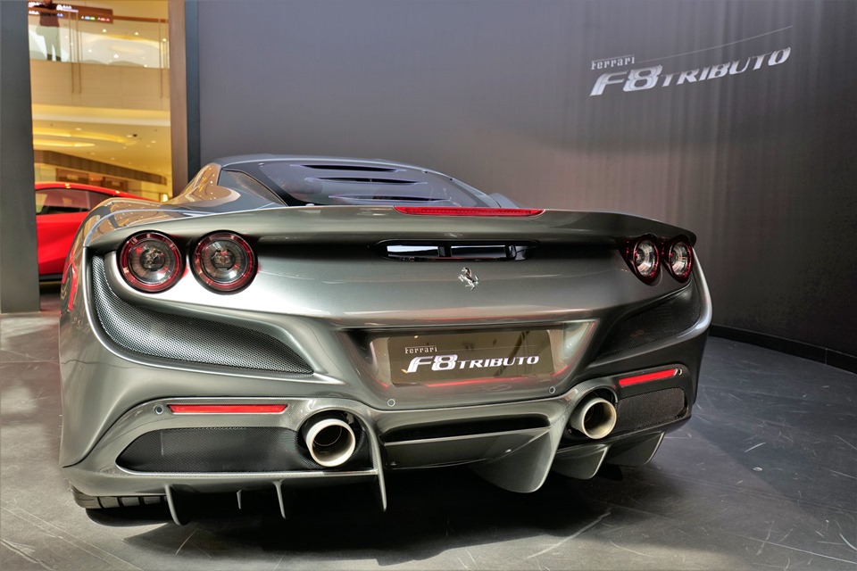 Thiết kế đẹp mắt trên siêu xe Ferrari F8 Tributo Thiết kế đẹp mắt trên siêu xe Ferrari F8 Tributo