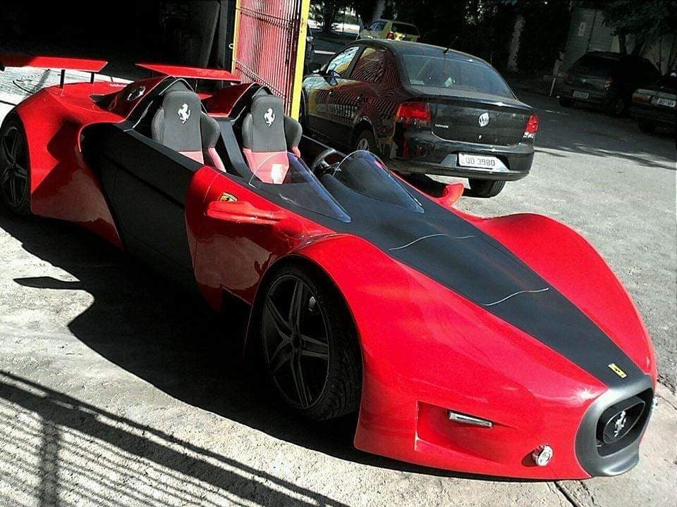 Hình ảnh một chiếc Ferrari nhái rất thuyết phục được phát hiện trên Instagram