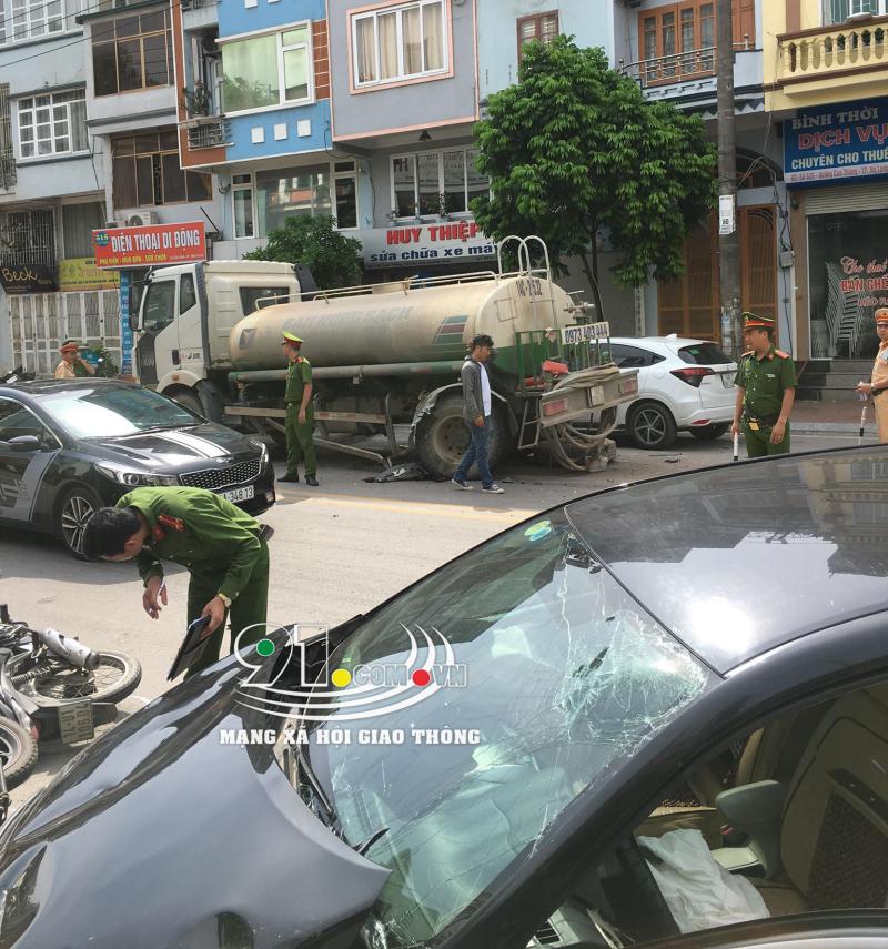 Túi khí bên trong chiếc Toyota Corolla Altis đã bung ra