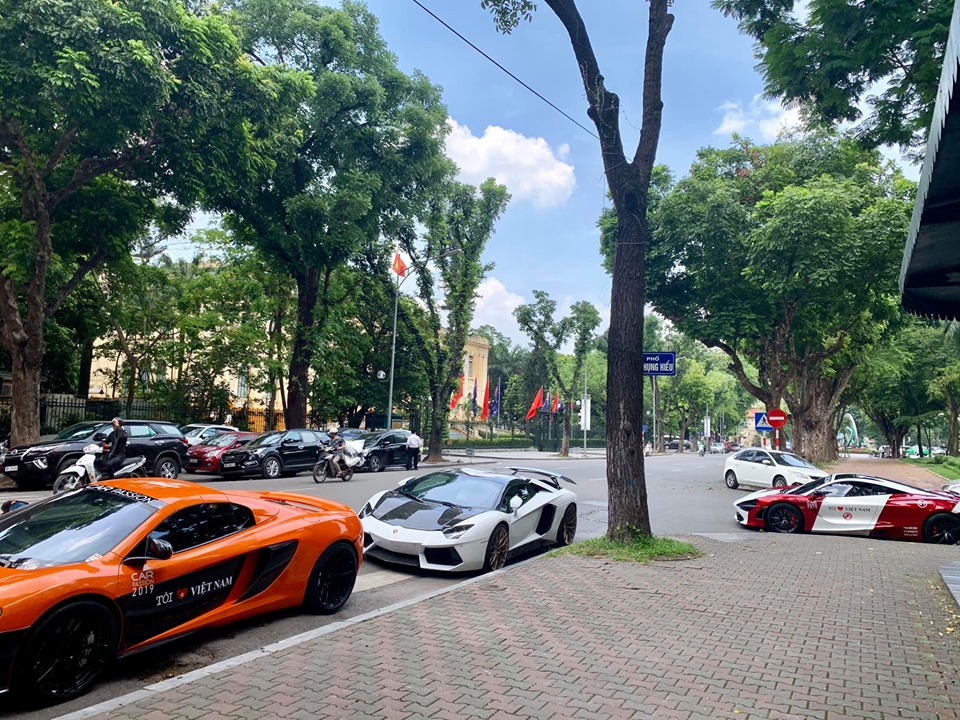 Bộ 3 siêu xe của các thành viên Car Passion 2019 tụ tập cùng nhau tại Hà Nội