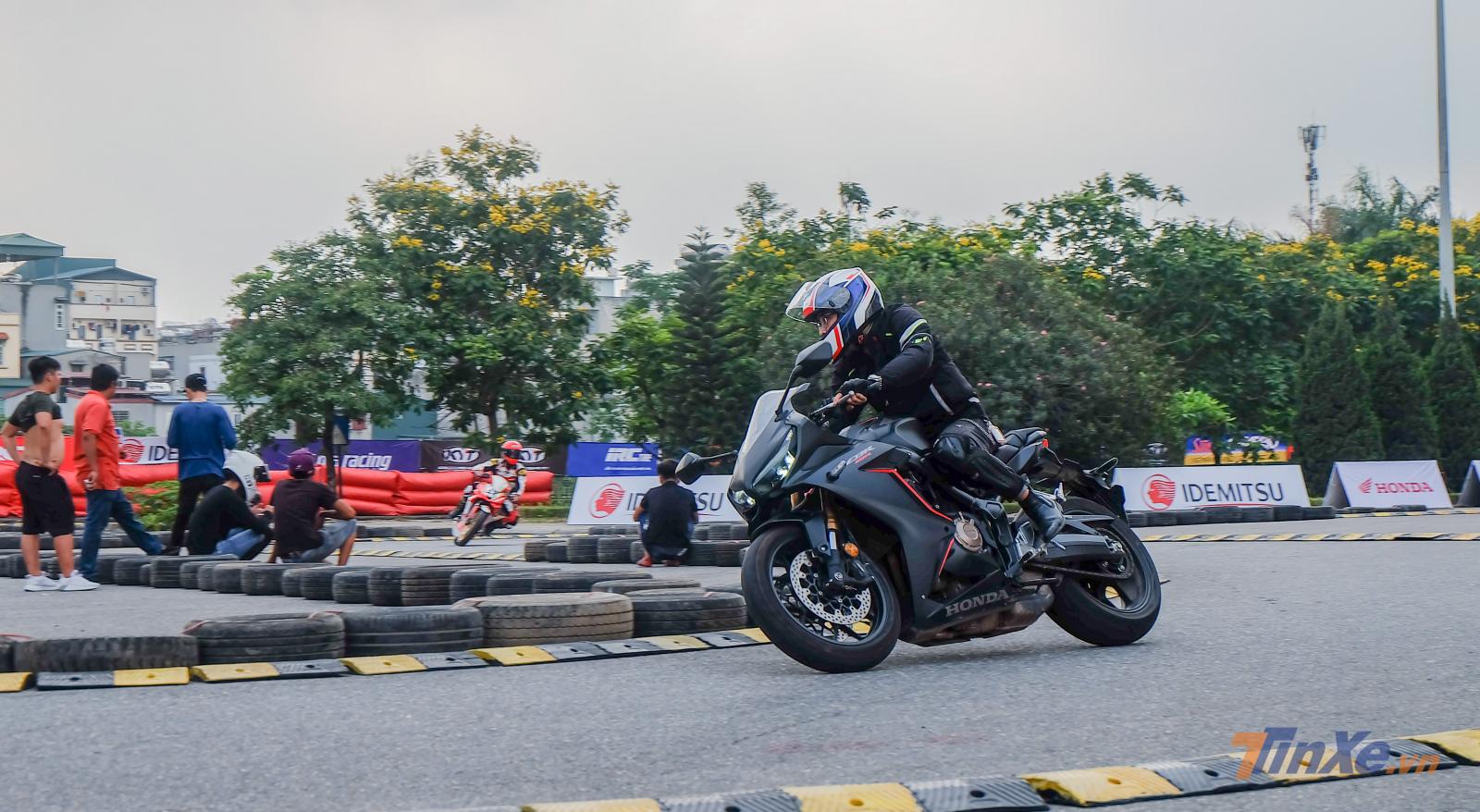 Trải nghiệm mẫu xe 650 phân khối mới nhất của Honda tại sân đua VMRC 2019