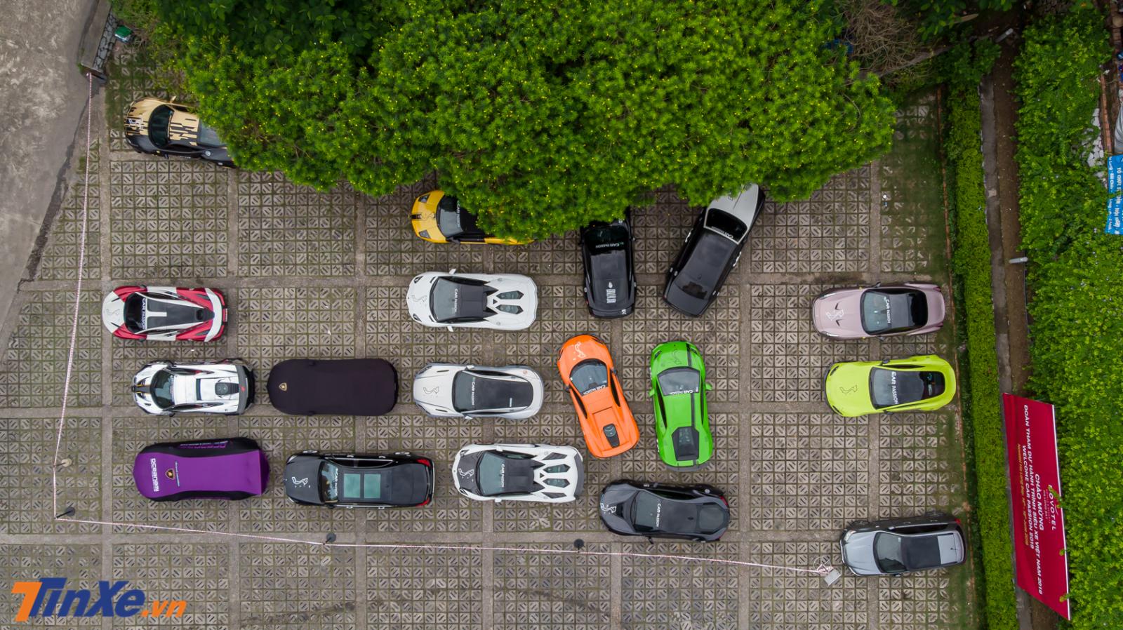 Dàn siêu xe hơn 265 tỷ đồng của đoàn Car Passion 2019 nghỉ ngơi trước trận chiến về Mộc Châu