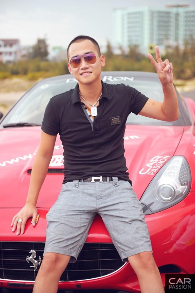 Chồng siêu mẫu Ngọc Thạch tham dự mùa đầu tiên của Car Passion 2011 trên siêu xe Ferrari California