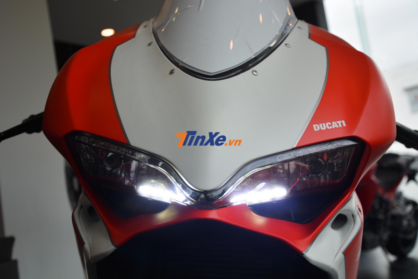Dải đèn LED trên Ducati 959 Panigale Corse