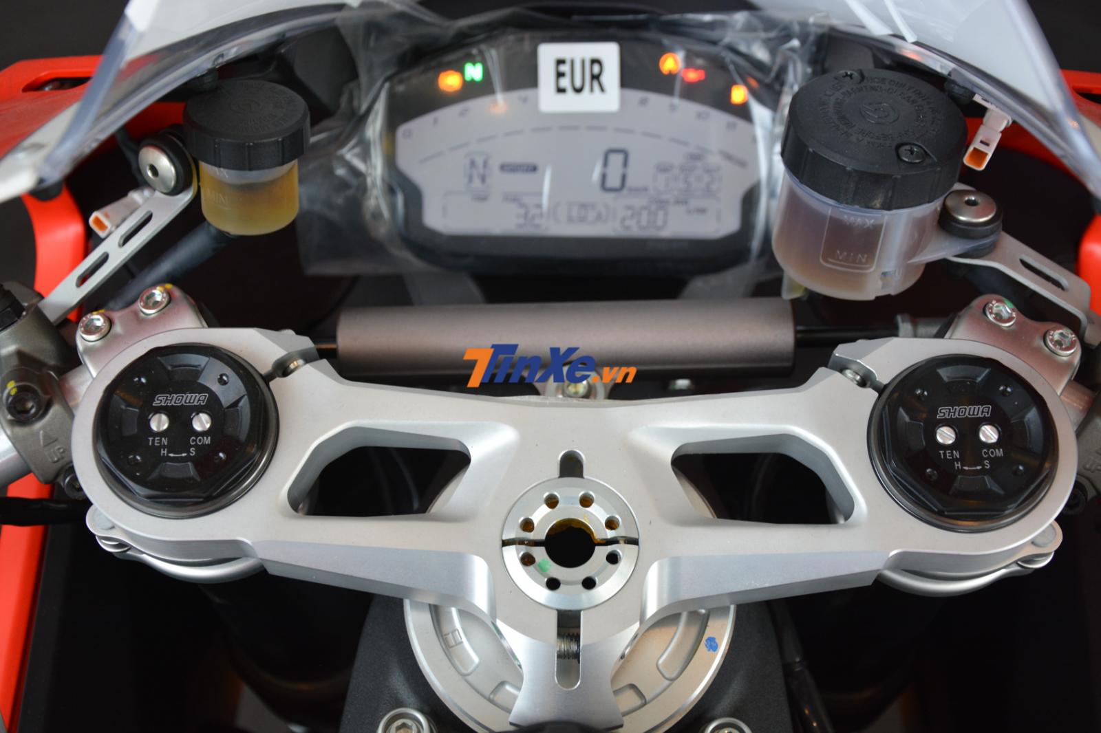 Phuộc trước của Ducati 959 Panigale Corse về Việt Nam vẫn của Showa thay cho Ohlins như xe ra mắt tại triển lãm EICMA 2017