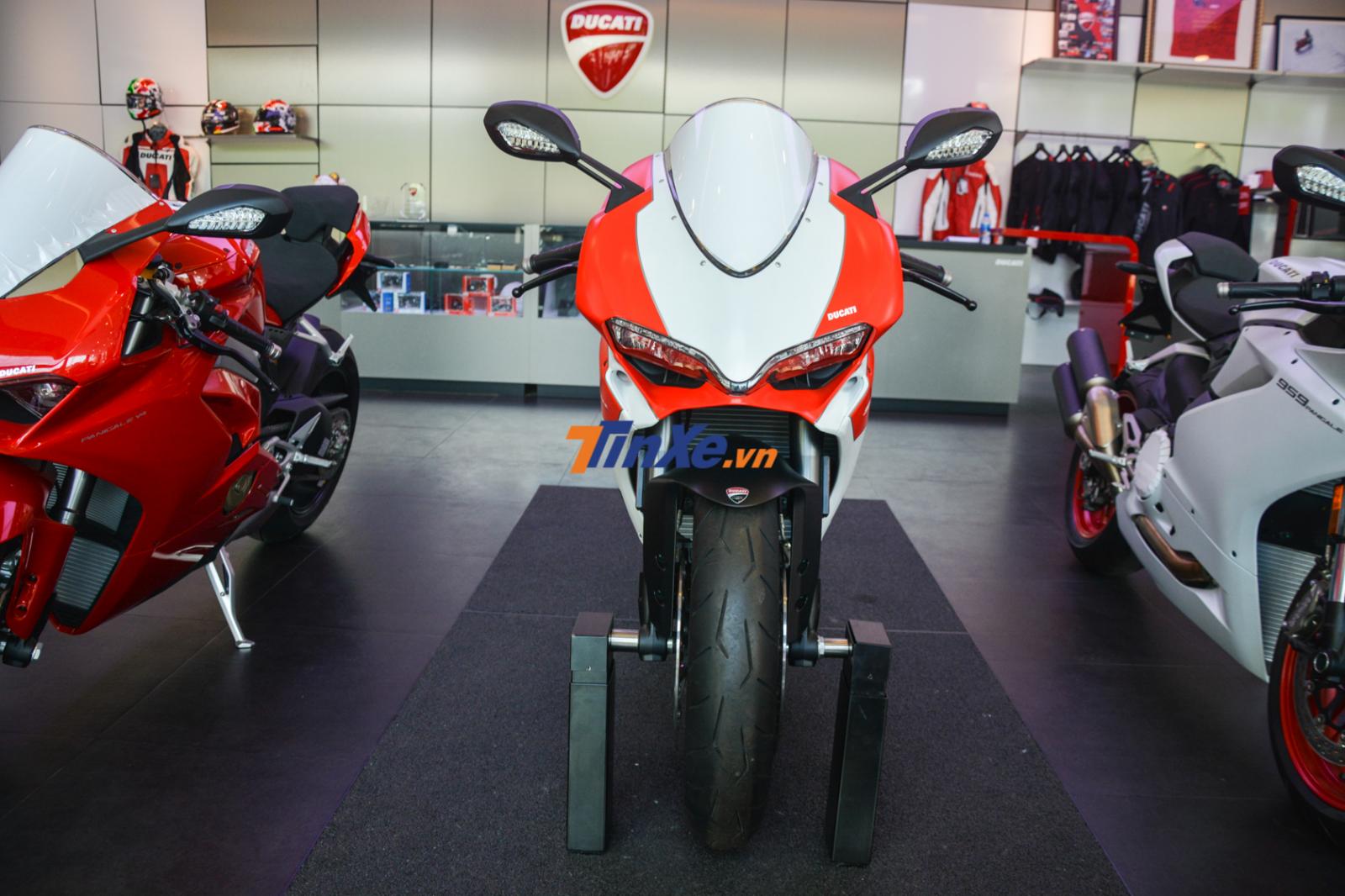 Ducati 959 Panigale Corse nhìn từ phía đầu xe