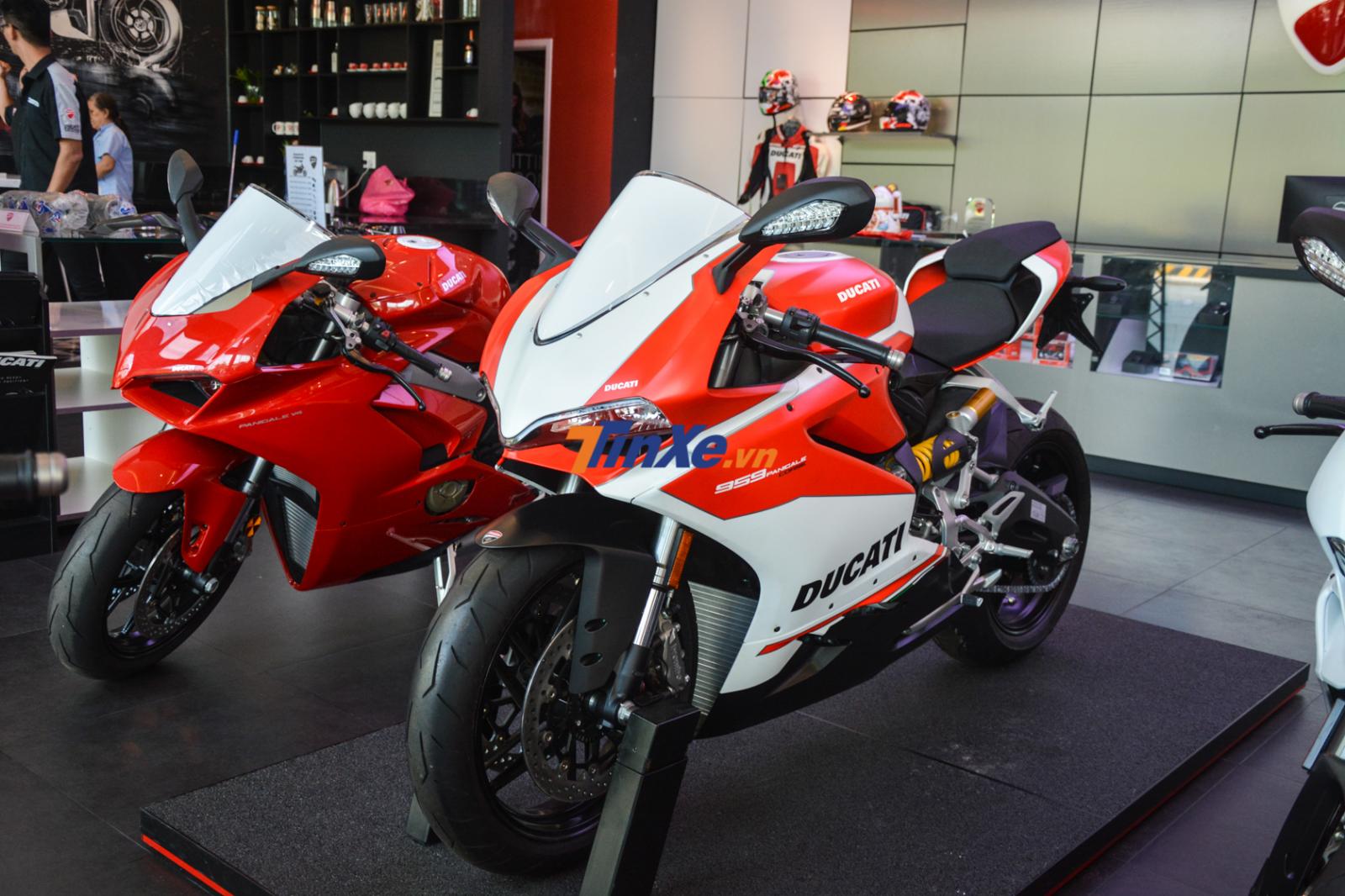 Đại diện Ducati Việt Nam cho hay dự kiến ban đầu là nhập một chiếc Ducati 959 Panigale Corse về trong Nam và chiếc còn lại sẽ đưa ra Hà Nội trưng bày