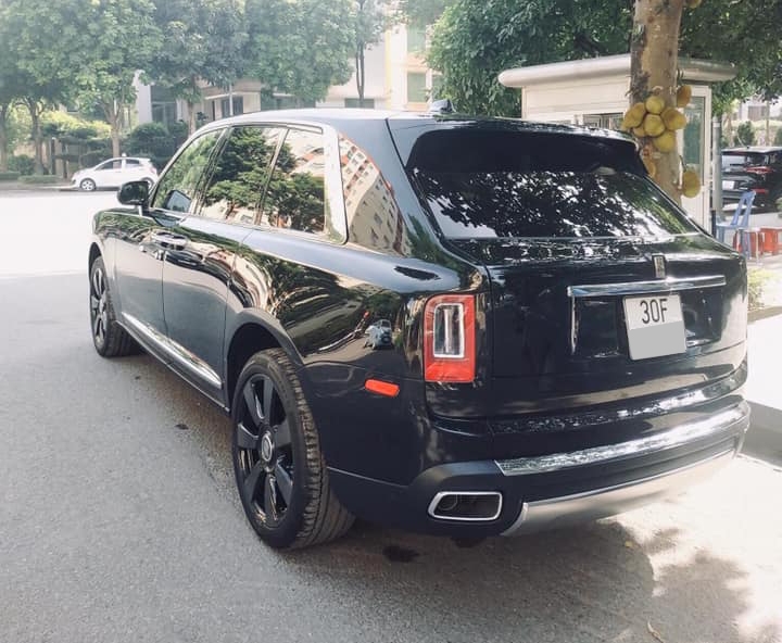 SUV siêu sang Rolls-Royce Cullinan mới ra biển trắng chính là chiếc thứ 3 về Việt Nam SUV siêu sang Rolls-Royce Cullinan mới ra biển trắng chính là chiếc thứ 3 về Việt Nam