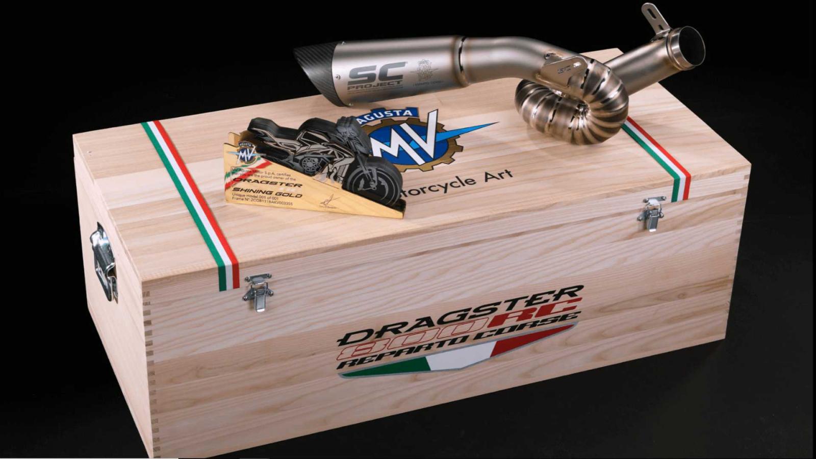 Hộp phụ kiện đi kèm xe