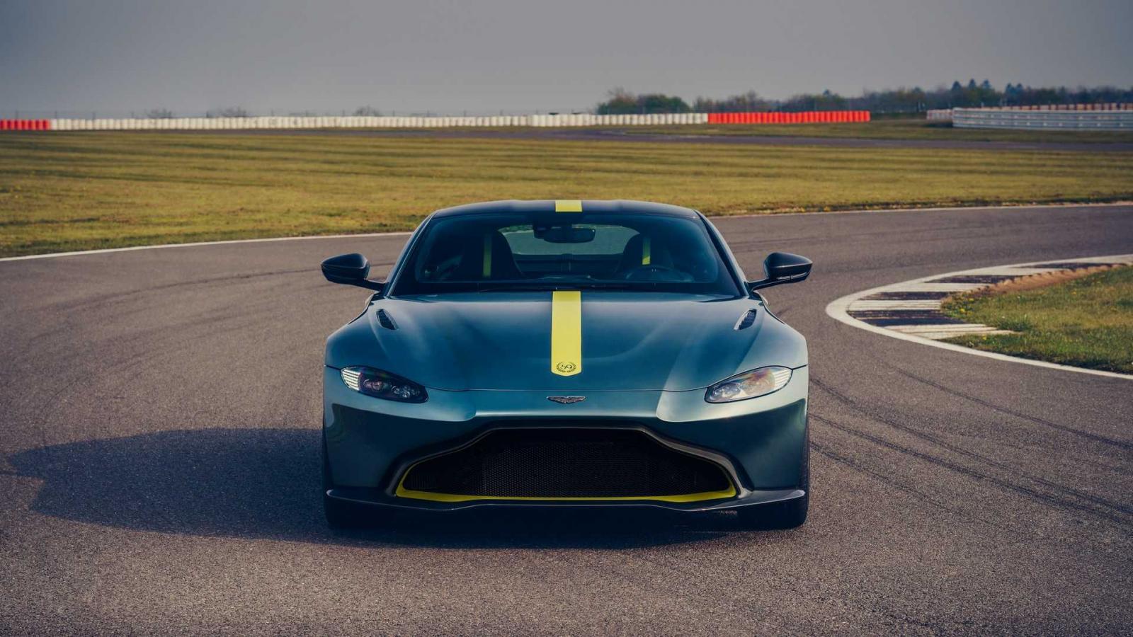 Khách hàng Việt đã có thể đặt hàng siêu xe hàng hiếm Aston Martin Vantage AMR