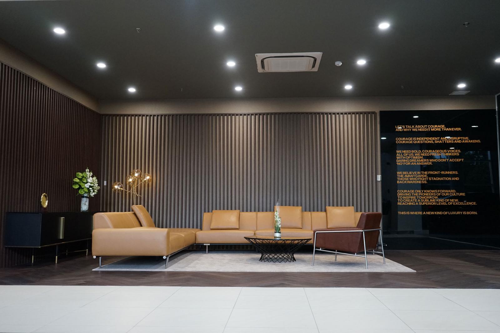 Khu vực đón tiếp khách hàng dòng xe cao cấp