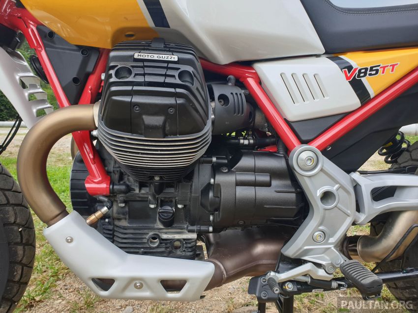 Động cơ V-Twin xoay ngang có dung tích 853cc