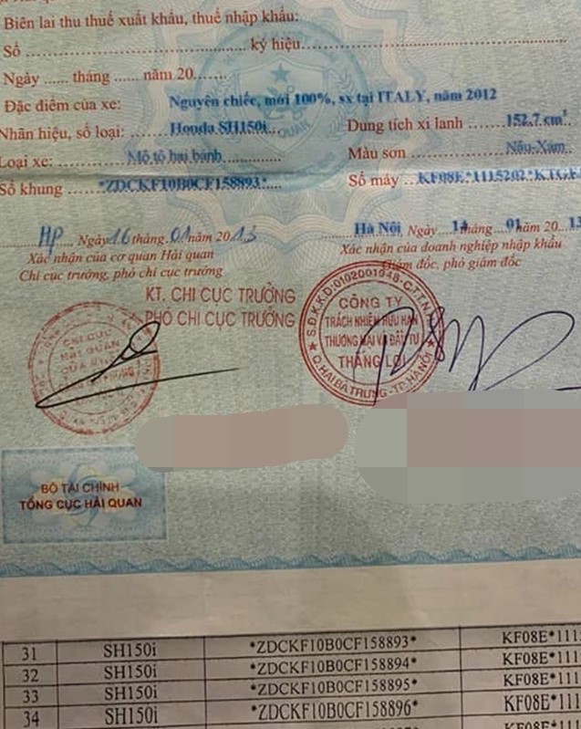 Vẫn giữ giấy hải quan từ năm 2013, chiếc xe chưa hề được đăng ký Vẫn giữ giấy hải quan từ năm 2013, chiếc xe chưa hề được đăng ký