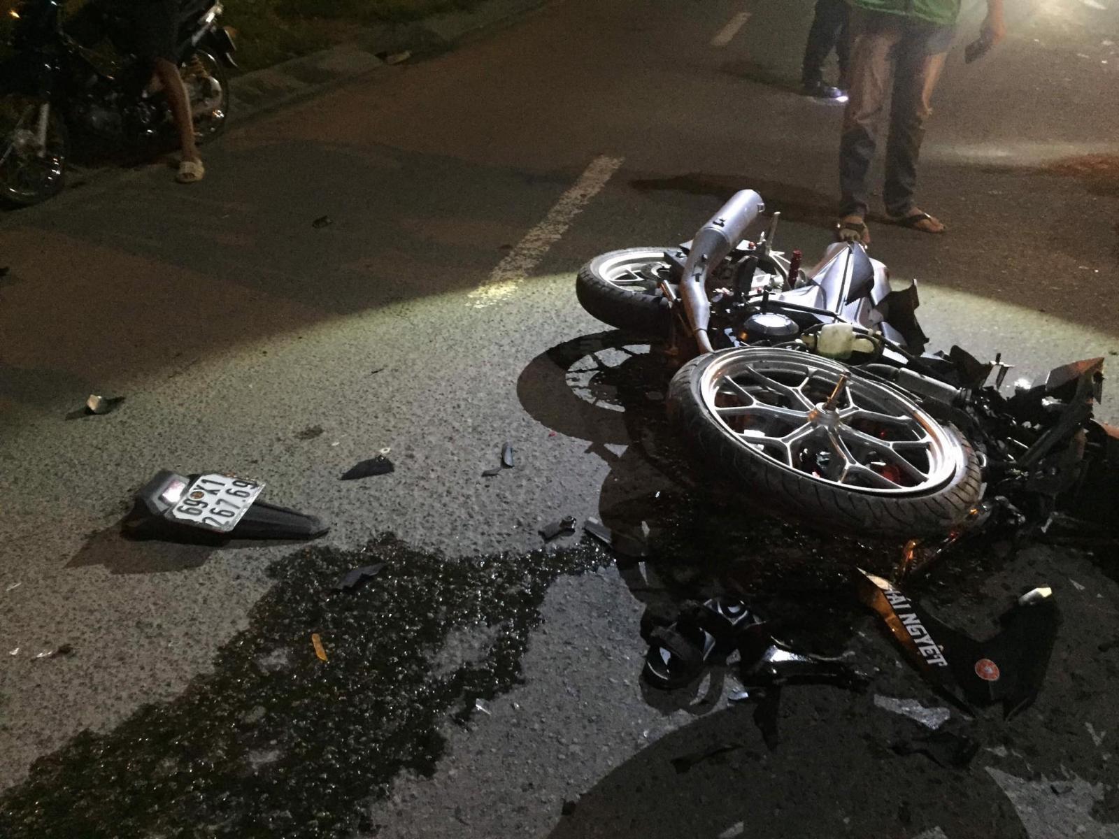 Chiếc xe Honda Winner vỡ nát sau vụ tai nạn