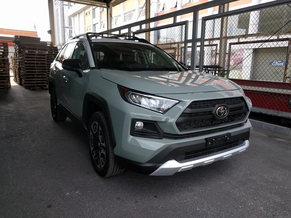 Chiếc Toyota RAV4 2019 nhập khẩu tư nhân về Việt Nam