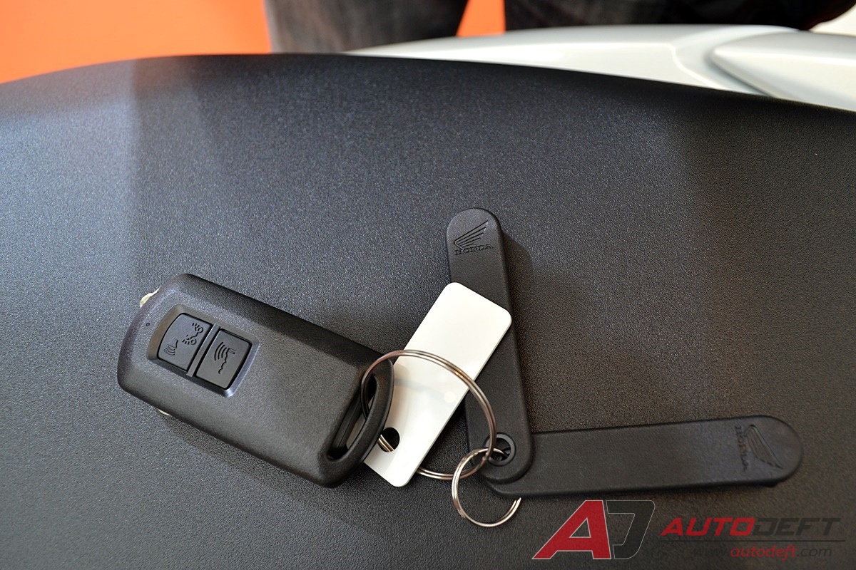 Chìa khóa Smart Key của xe