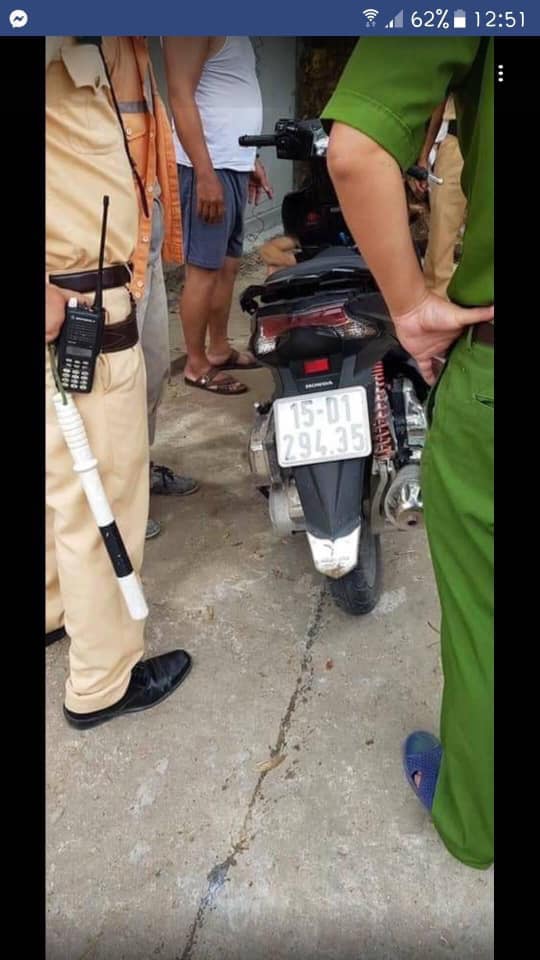 Chiếc xe tay ga mang BKS 15-D1 29435 của nam thanh niên gây tai nạn