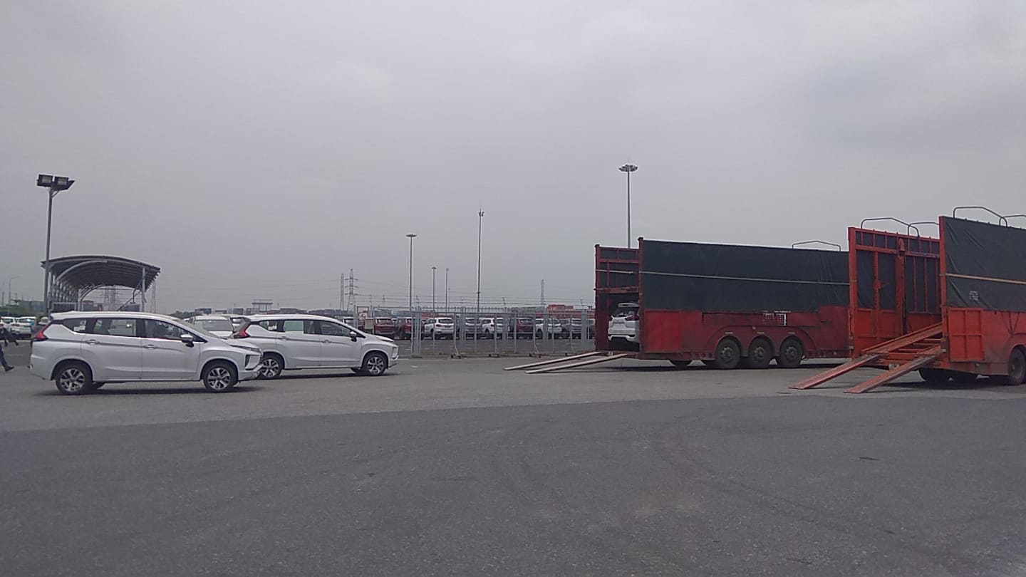 Được biết, lô xe Mitsubishi Xpander nhập về Việt Nam trong tháng 7 này có số lượng khá lớn (Ảnh: Sơn Phạm) Được biết, lô xe Mitsubishi Xpander nhập về Việt Nam trong tháng 7 này có số lượng khá lớn (Ảnh: Sơn Phạm)