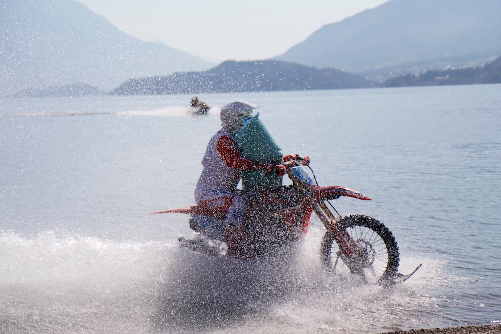 Chiếc xe đã đạt vận tốc 104km/h, xô đổ kỉ lục trước đây