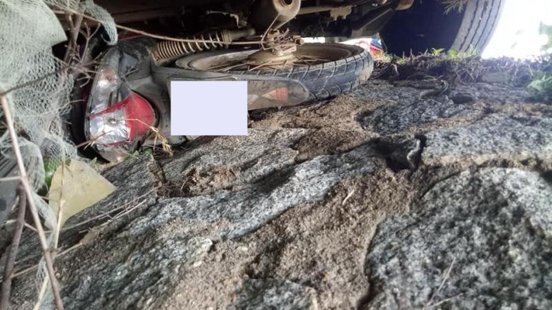 Chiếc xe máy bị hư hỏng nặng sau vụ tai nạn Chiếc xe máy bị hư hỏng nặng sau vụ tai nạn