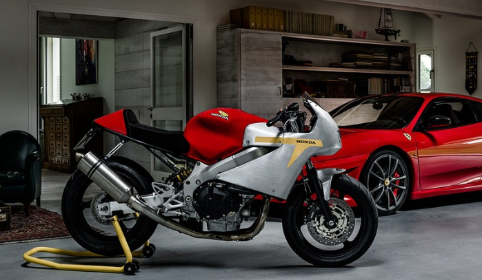 Honda CBR600F4i được độ theo phong cách xe đua Honda RC 164.