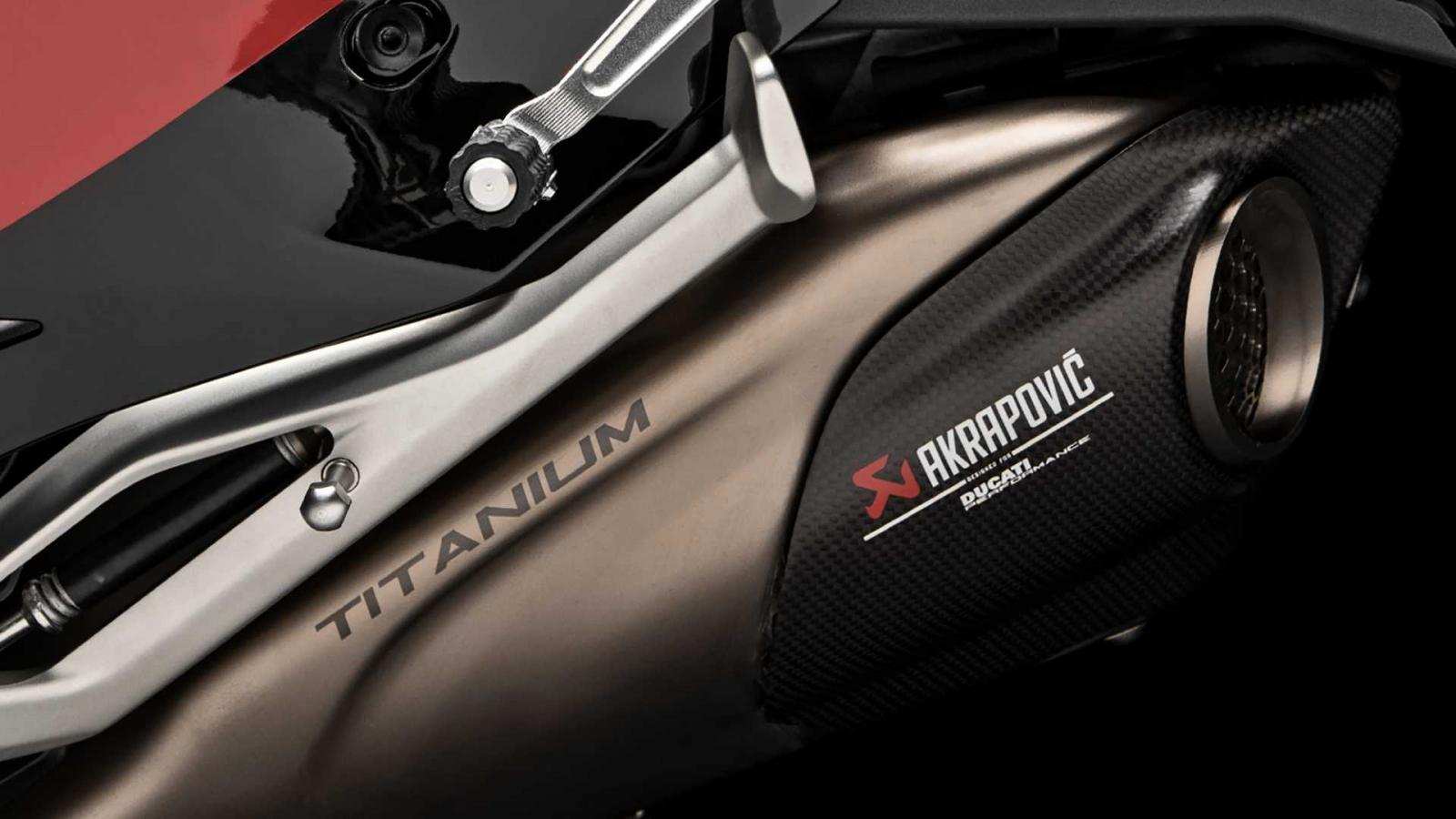 Hệ thống ống xả độ Akrapovic bằng titan Hệ thống ống xả độ Akrapovic bằng titan