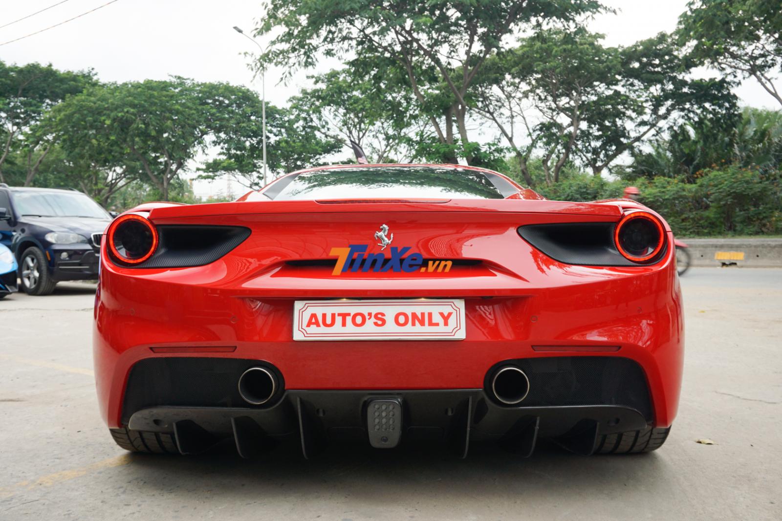  Giới mê xe rất vui mừng khi thấy siêu xe Ferrari 488 GTB của Tuấn Hưng đã tái xuất sau tai nạn