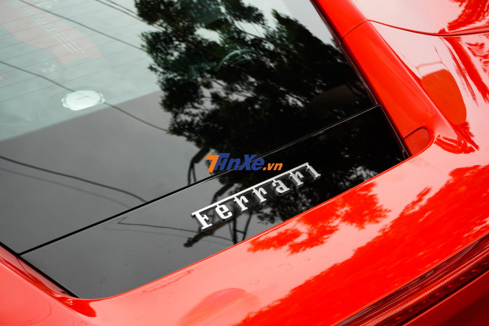 Siêu xe Ferrari 488 GTB của Tuấn Hưng sử dụng động cơ V8