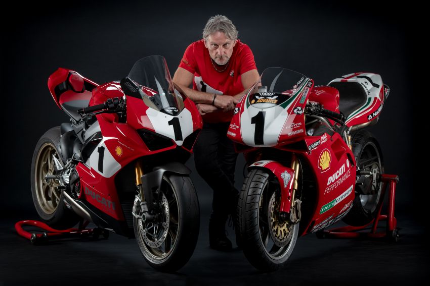 Bộ đôi Ducati Panigale V4 25 Anniversario 916 và Ducati 916 Bộ đôi Ducati Panigale V4 25 Anniversario 916 và Ducati 916