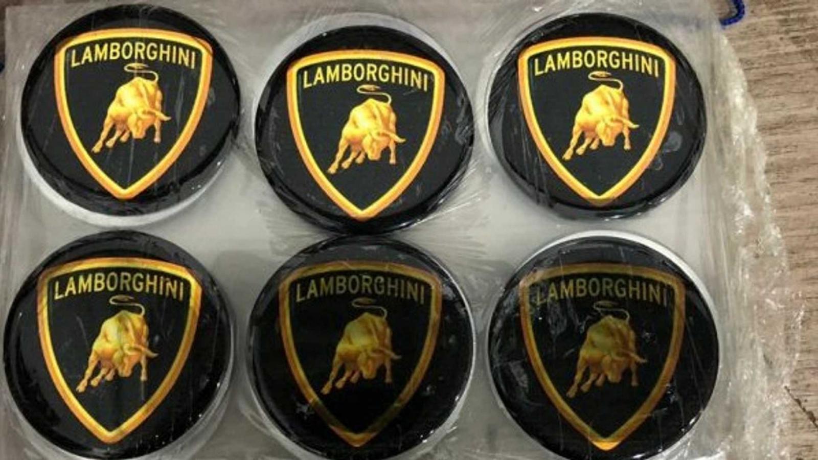 Không thiếu logo của Lamborghini trong cơ sở sản xuất này