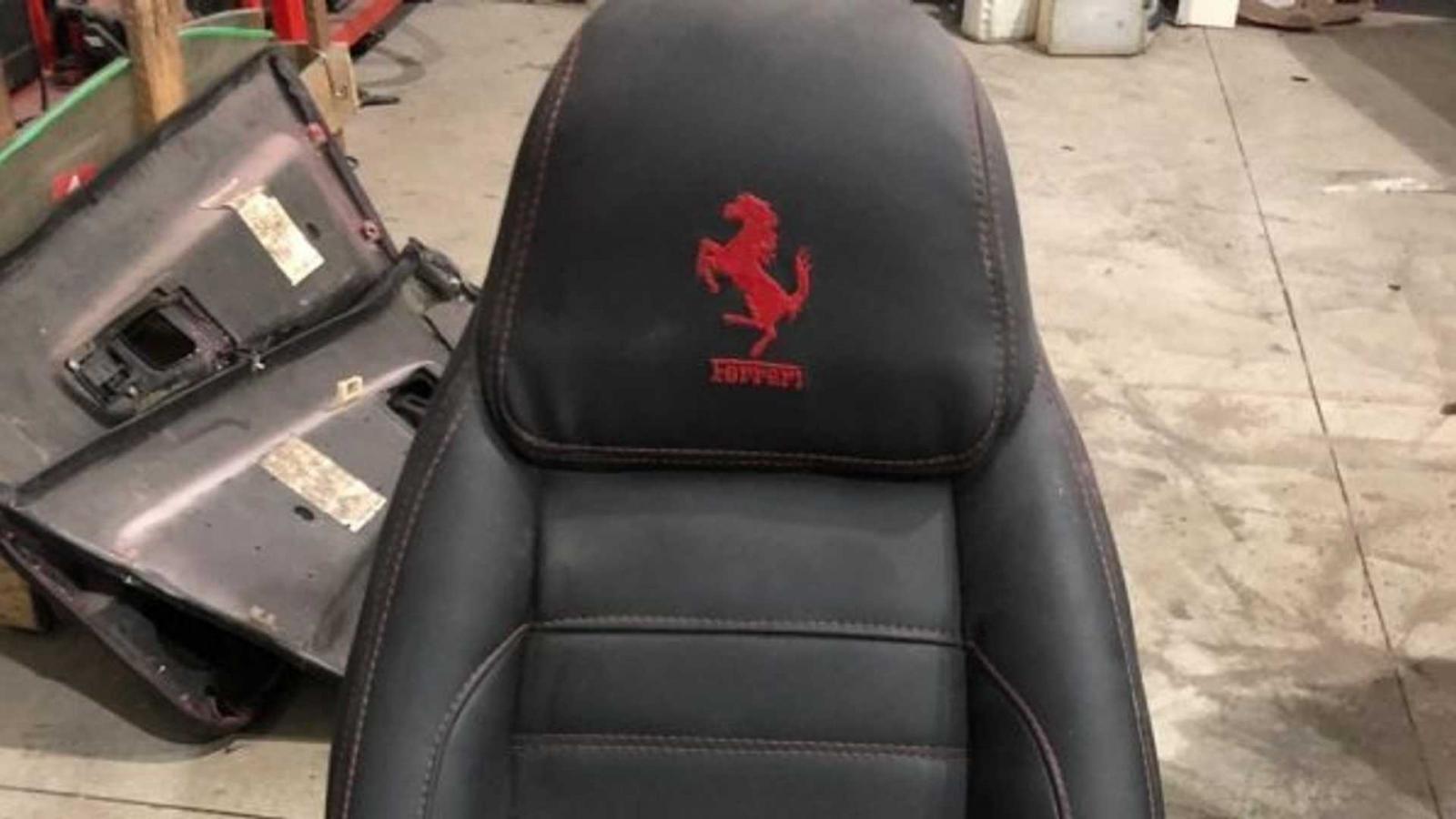 Ghế dành cho xe Ferrari nhái