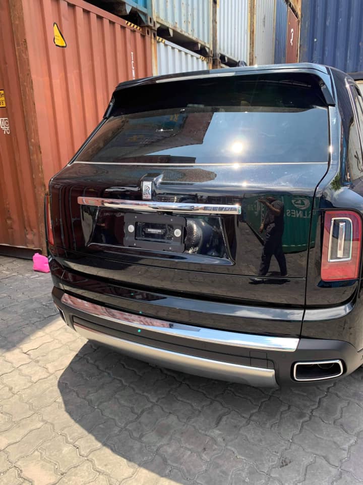 Đây là chiếc SUV siêu sang Rolls-Royce Cullinan thứ 5 tại Việt Nam nhưng lại là chiếc đầu tiên xuất hiện trong Nam